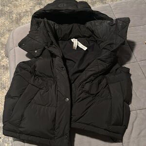 Lulemon size medium black sleeveless bomber